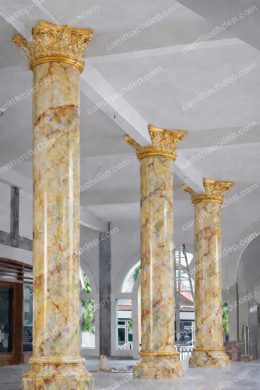 Trụ giả đá cẩm thạch ngọc vàng hoàng gia